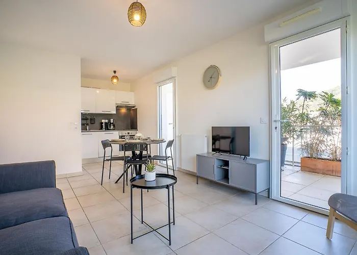 Royal Rivage-3 By Interhome